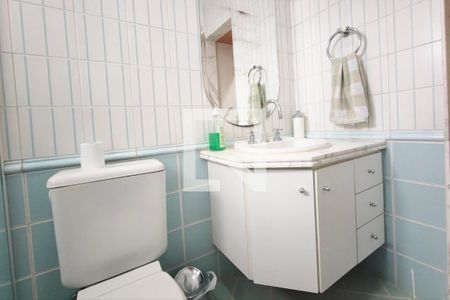 Casa de condomínio à venda com 480m², 5 quartos e 6 vagas Casa de condomínio à venda com 480m², 5 quartos e 6 vagasBanheiro da suíte 4