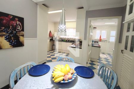 Casa de condomínio à venda com 480m², 5 quartos e 6 vagas Casa de condomínio à venda com 480m², 5 quartos e 6 vagasSala de Jantar