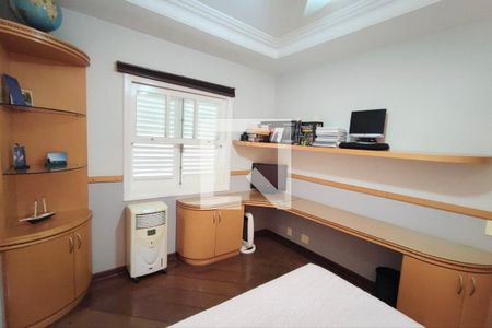 Casa de condomínio à venda com 480m², 5 quartos e 6 vagas Casa de condomínio à venda com 480m², 5 quartos e 6 vagasQuarto suíte 4