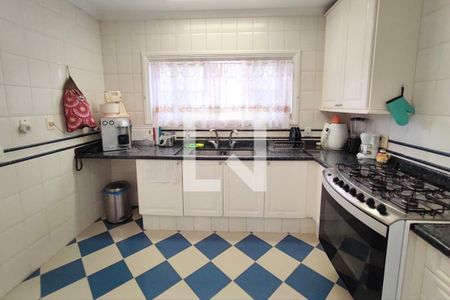 Casa de condomínio à venda com 480m², 5 quartos e 6 vagas Casa de condomínio à venda com 480m², 5 quartos e 6 vagasCozinha