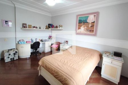 Casa de condomínio à venda com 480m², 5 quartos e 6 vagas Casa de condomínio à venda com 480m², 5 quartos e 6 vagasQuarto suíte 2