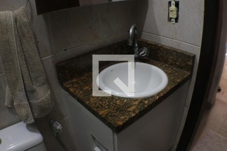 Casa à venda com 320m², 3 quartos e 1 vagaBanheiro 2