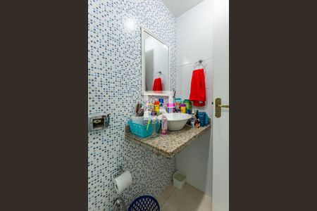 Casa de condomínio à venda com 180m², 3 quartos e 1 vaga Casa de condomínio à venda com 180m², 3 quartos e 1 vagaBanheiro da Suíte