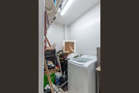 Casa de condomínio à venda com 180m², 3 quartos e 1 vaga Casa de condomínio à venda com 180m², 3 quartos e 1 vagaÁrea de Serviço