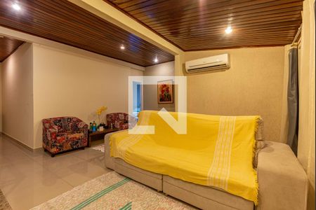 Casa de condomínio à venda com 180m², 3 quartos e 1 vaga Casa de condomínio à venda com 180m², 3 quartos e 1 vagaSala de TV