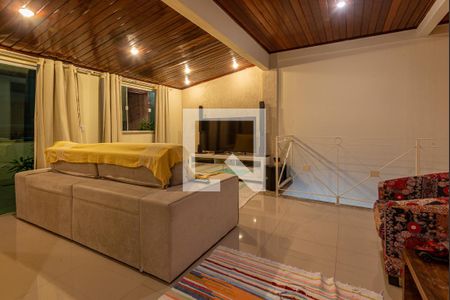 Casa de condomínio à venda com 180m², 3 quartos e 1 vaga Casa de condomínio à venda com 180m², 3 quartos e 1 vagaSala de TV