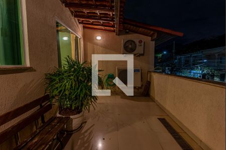 Casa de condomínio à venda com 180m², 3 quartos e 1 vaga Casa de condomínio à venda com 180m², 3 quartos e 1 vagaVaranda