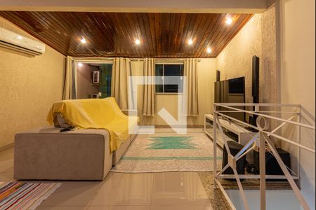 Casa de condomínio à venda com 180m², 3 quartos e 1 vaga Casa de condomínio à venda com 180m², 3 quartos e 1 vagaSala de TV