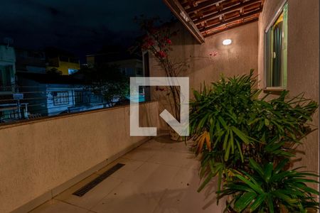 Casa de condomínio à venda com 180m², 3 quartos e 1 vaga Casa de condomínio à venda com 180m², 3 quartos e 1 vagaVaranda