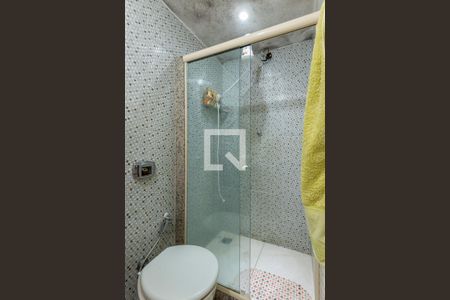 Casa de condomínio à venda com 180m², 3 quartos e 1 vaga Casa de condomínio à venda com 180m², 3 quartos e 1 vagaBanheiro da Suíte