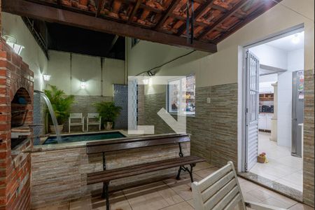 Casa de condomínio à venda com 180m², 3 quartos e 1 vaga Casa de condomínio à venda com 180m², 3 quartos e 1 vagaChurrasqueira