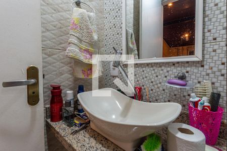 Casa de condomínio à venda com 180m², 3 quartos e 1 vaga Casa de condomínio à venda com 180m², 3 quartos e 1 vagaBanheiro da Suíte