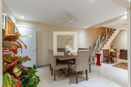 Sala de casa de condomínio à venda com 3 quartos, 180m² em Freguesia (jacarepaguá), Rio de Janeiro