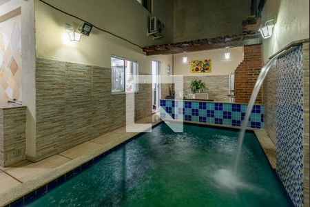 Casa de condomínio à venda com 180m², 3 quartos e 1 vaga Casa de condomínio à venda com 180m², 3 quartos e 1 vagaPiscina