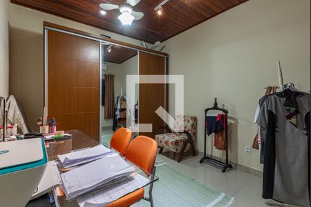 Casa de condomínio à venda com 180m², 3 quartos e 1 vaga Casa de condomínio à venda com 180m², 3 quartos e 1 vagaQuarto 1