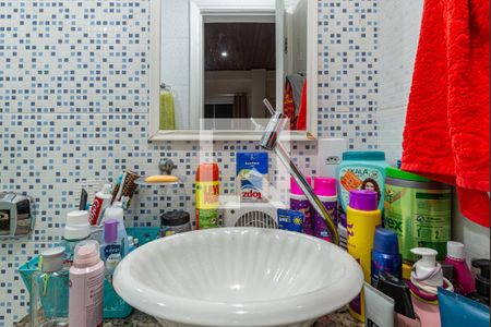 Casa de condomínio à venda com 180m², 3 quartos e 1 vaga Casa de condomínio à venda com 180m², 3 quartos e 1 vagaBanheiro da Suíte