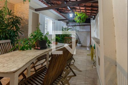 Casa de condomínio à venda com 180m², 3 quartos e 1 vaga Casa de condomínio à venda com 180m², 3 quartos e 1 vagaVaranda