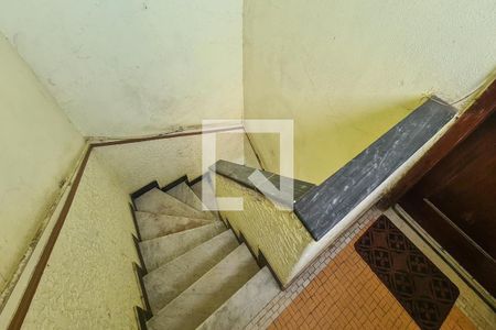 Apartamento à venda com 55m², 2 quartos e sem vagaEscada