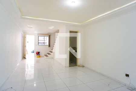 Casa de condomínio para alugar com 200m², 3 quartos e 1 vagaSala