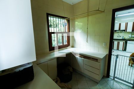 Casa à venda com 450m², 3 quartos e 4 vagas Casa à venda com 450m², 3 quartos e 4 vagasDetalhe da area de serviço