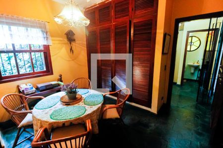 Casa à venda com 450m², 3 quartos e 4 vagas Casa à venda com 450m², 3 quartos e 4 vagasCopa