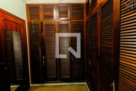 Casa à venda com 450m², 3 quartos e 4 vagas Casa à venda com 450m², 3 quartos e 4 vagasCloset da suíte 1
