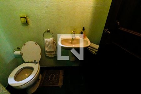 Casa à venda com 450m², 3 quartos e 4 vagas Casa à venda com 450m², 3 quartos e 4 vagasLavabo