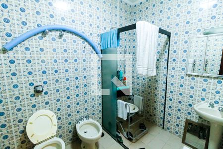 Casa à venda com 450m², 3 quartos e 4 vagas Casa à venda com 450m², 3 quartos e 4 vagasBanheiro da Suíte 2