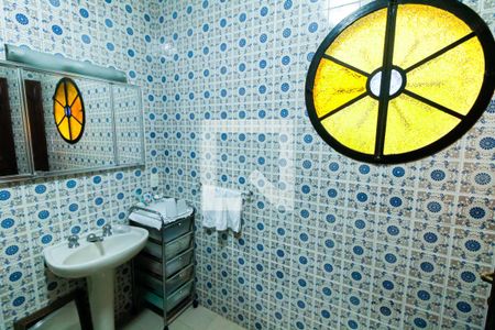 Casa à venda com 450m², 3 quartos e 4 vagas Casa à venda com 450m², 3 quartos e 4 vagasBanheiro da Suíte 2