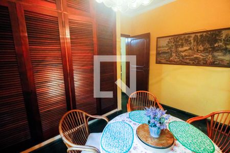 Casa à venda com 450m², 3 quartos e 4 vagas Casa à venda com 450m², 3 quartos e 4 vagasCopa - Detalhes