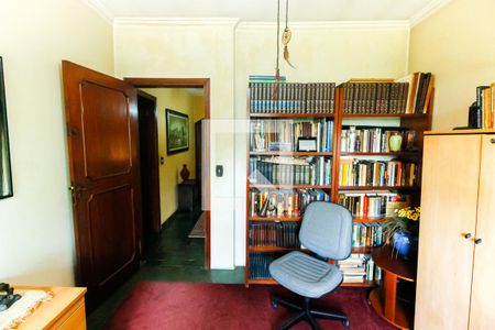 Casa à venda com 450m², 3 quartos e 4 vagas Casa à venda com 450m², 3 quartos e 4 vagasEscritório