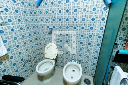 Casa à venda com 450m², 3 quartos e 4 vagas Casa à venda com 450m², 3 quartos e 4 vagasBanheiro da Suíte 2