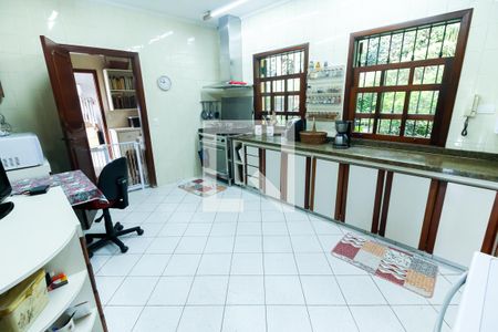 Casa à venda com 450m², 3 quartos e 4 vagas Casa à venda com 450m², 3 quartos e 4 vagasCozinha - Armários