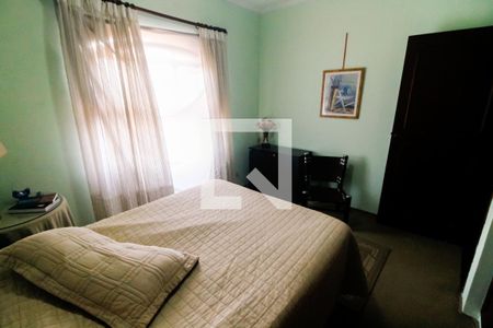 Casa à venda com 450m², 3 quartos e 4 vagas Casa à venda com 450m², 3 quartos e 4 vagasQuarto