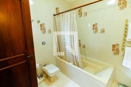 Casa à venda com 450m², 3 quartos e 4 vagas Casa à venda com 450m², 3 quartos e 4 vagasBanheiro da Suíte 1