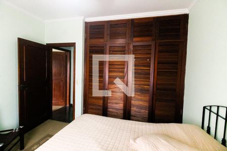 Casa à venda com 450m², 3 quartos e 4 vagas Casa à venda com 450m², 3 quartos e 4 vagasQuarto