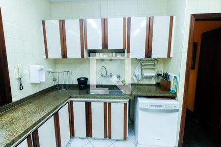 Casa à venda com 450m², 3 quartos e 4 vagas Casa à venda com 450m², 3 quartos e 4 vagasCozinha - Armários