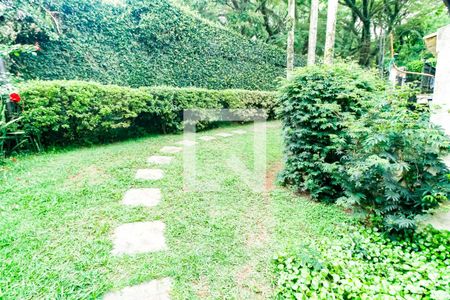 Casa à venda com 450m², 3 quartos e 4 vagas Casa à venda com 450m², 3 quartos e 4 vagasQuintal