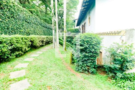 Casa à venda com 450m², 3 quartos e 4 vagas Casa à venda com 450m², 3 quartos e 4 vagasQuintal