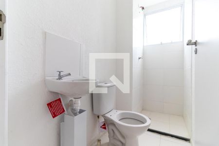 Banheiro de apartamento à venda com 2 quartos, 44m² em Usina Piratininga, São Paulo