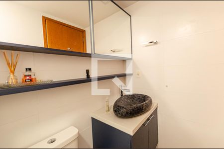 Apartamento para alugar com 100m², 2 quartos e 1 vaga Apartamento para alugar com 100m², 2 quartos e 1 vagaBanheiro da Suíte