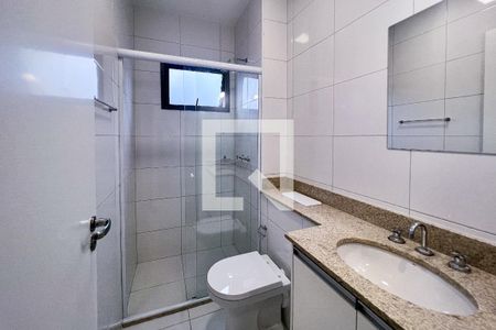Banheiro de kitnet/studio para alugar com 1 quarto, 26m² em Indianópolis, São Paulo