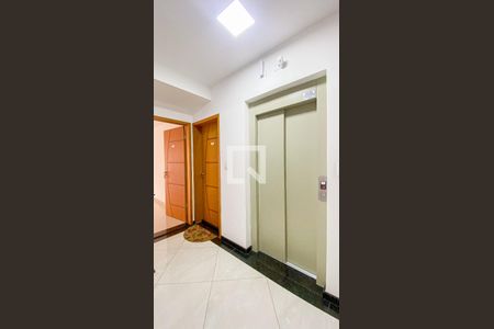 Apartamento para alugar com 55m², 2 quartos e 1 vagaElevador
