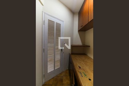 Apartamento à venda com 186m², 3 quartos e 2 vagas Apartamento à venda com 186m², 3 quartos e 2 vagasQuarto de Serviço
