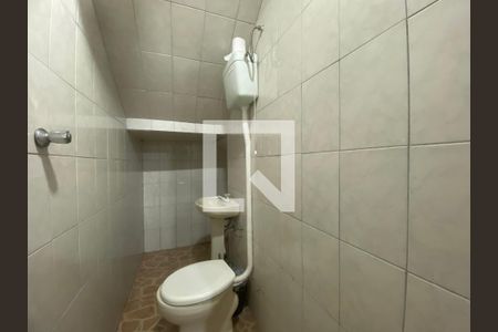 Casa à venda com 80m², 2 quartos e 1 vaga Casa à venda com 80m², 2 quartos e 1 vagaBanheiro de serviço