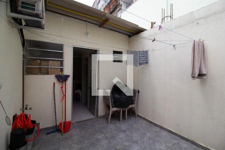 Casa de condomínio à venda com 100m², 3 quartos e 2 vagasQuintal