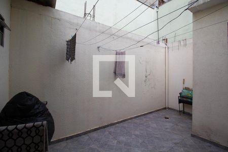 Casa de condomínio à venda com 100m², 3 quartos e 2 vagasQuintal