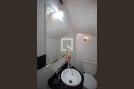 Casa de condomínio à venda com 100m², 3 quartos e 2 vagasLavabo