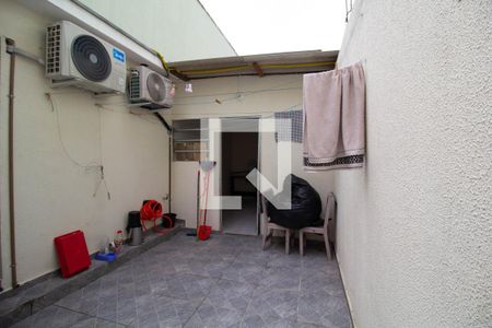 Casa de condomínio à venda com 100m², 3 quartos e 2 vagasQuintal