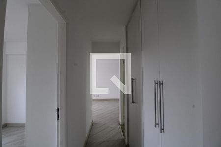 Armário corredor de apartamento para alugar com 3 quartos, 89m² em Jardim Luanda, São Paulo